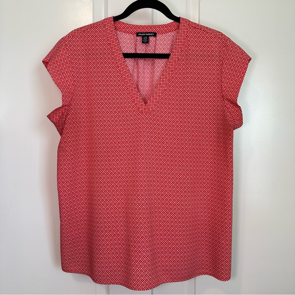 Hilary Radley Red Patterned V-Neck Blouse Size Large
